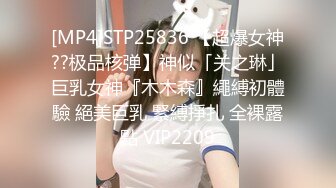 健硕男镜前站立怒骑骚货，男女主身材养眼