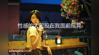 继续在家里操乖巧听话的女友露脸