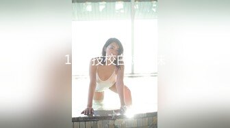 劲爆网红美少女『柚子猫』性感黑丝小脚足交，精液被射在匡威鞋里穿上继续做爱，扶腰后入紧致嫩穴