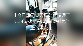 大胆坑神潜入商场女厕独占坑位隔板缝中现场实拍多位小姐姐方便☛角度刁钻逼脸同框 (1)