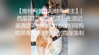 人前露出 · cd筱黎 · 能看出来在这么多人面前紫薇的我很紧张吧，白天太热了，还是树荫下凉快～