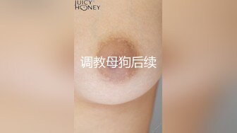 [MP4/ 715M] 哺乳期少妇变态男的性奴，丝袜高跟深喉草嘴深插子宫高潮喷水，嘴里尿尿让她喝，电钻玩逼