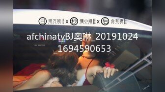 [MP4/ 392M] 极品身材窈窕御姐皮肤特别白嫩细腻，白虎嫩穴还没开操就被勾引出水了