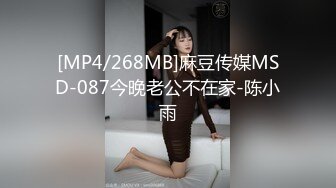 极品尤物小女友，居家操小骚逼，贫乳白丝美腿，第一视角后入，小骚逼很紧，爆草小骚逼