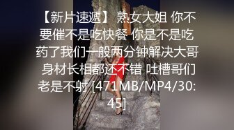 监控记录 在家带娃的小媳妇骚的不得了 老公在家还敢勾引网友 光着身子到处跑