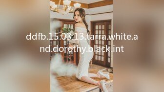 ddfb.15.03.13.tarra.white.and.dorothy.black.int